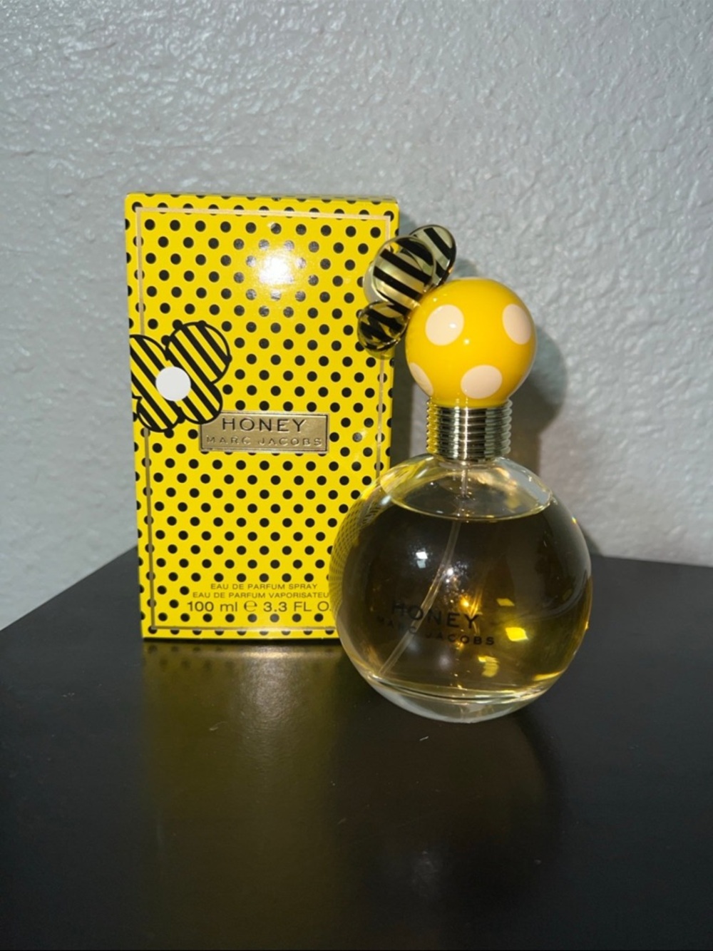 Marc Jacobs Honey Eau de Parfum - Bright Yellow Polka Dot Bottle